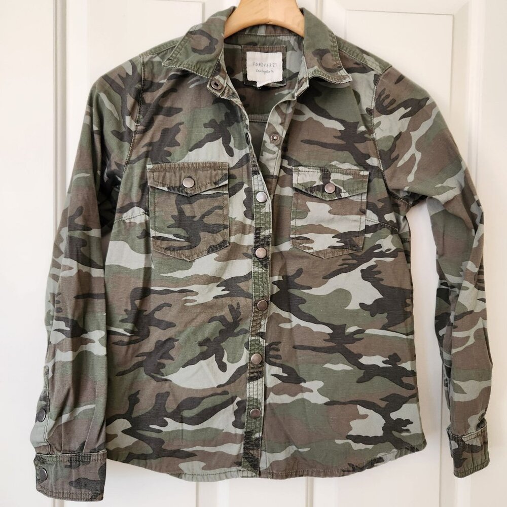 Forever 21 Camouflage Shirt Long Sleeves Snaps Camo Military Utility Edgy Small - Picture 1 of 8
